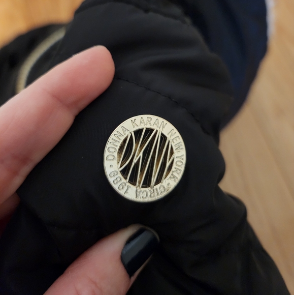 DKNY Toddler Puffer Jacket with Faux Fur. 2T/3T. - Picture 5 of 6